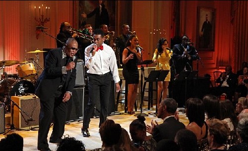 <BR>白宮音樂會見偶像 美國第一夫人尖叫難抑興奮之情