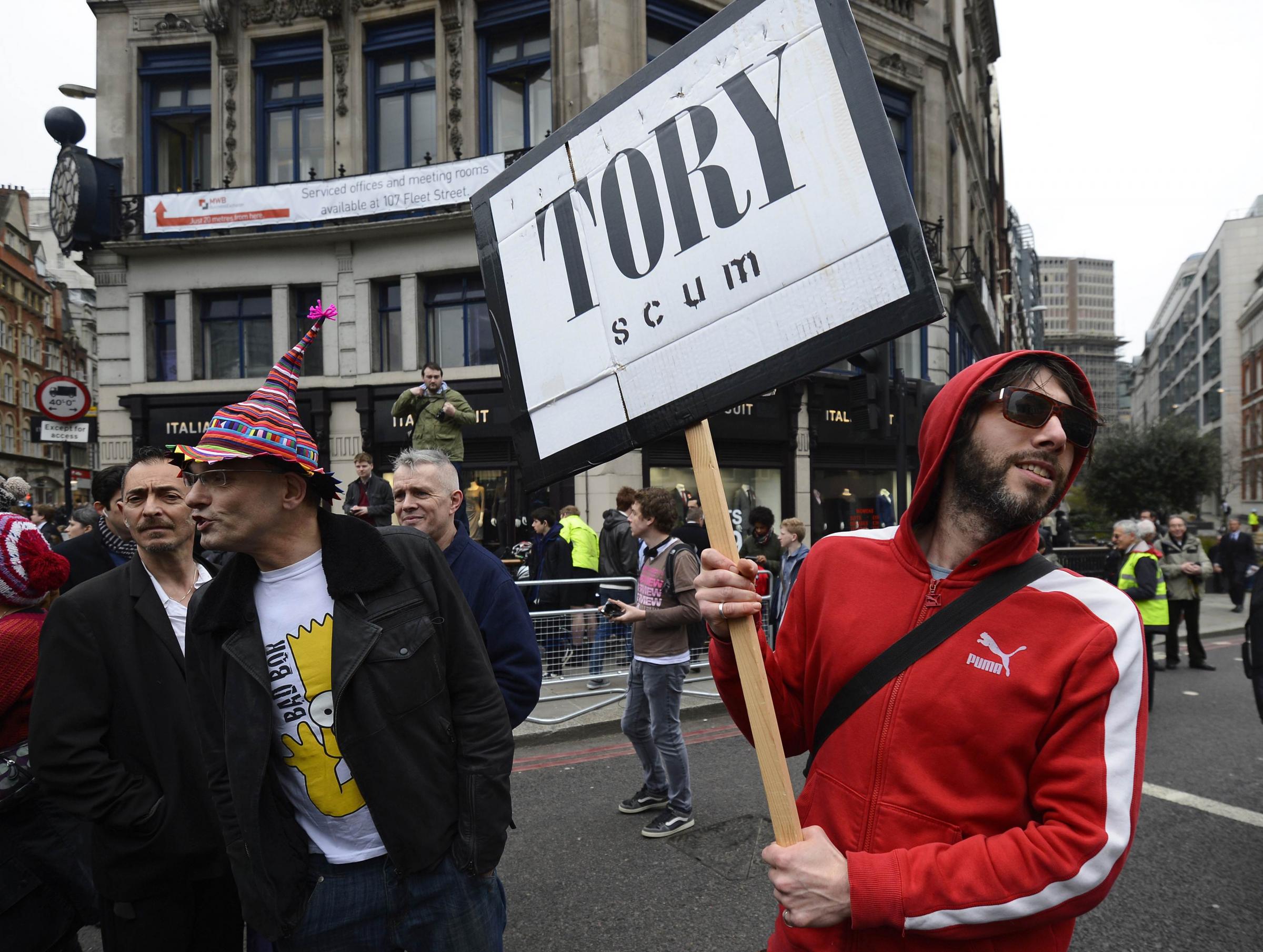 撒切爾夫人葬禮17日舉行 路旁出現(xiàn)抗議示威者