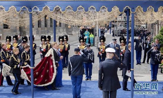 組圖:亞歷山大宣誓就任荷蘭國王