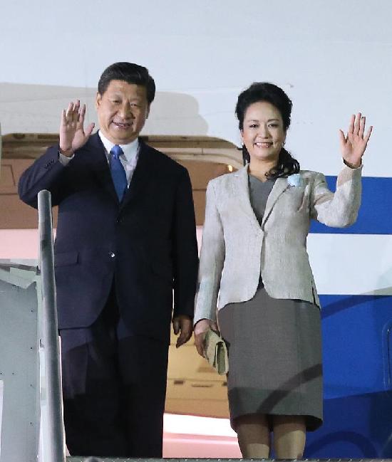 彭麗媛在出訪期間穿過哪五套衣服?