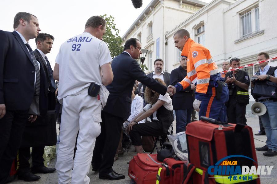 法國火車脫軌致6人死亡22人重傷 奧朗德赴現(xiàn)場視察