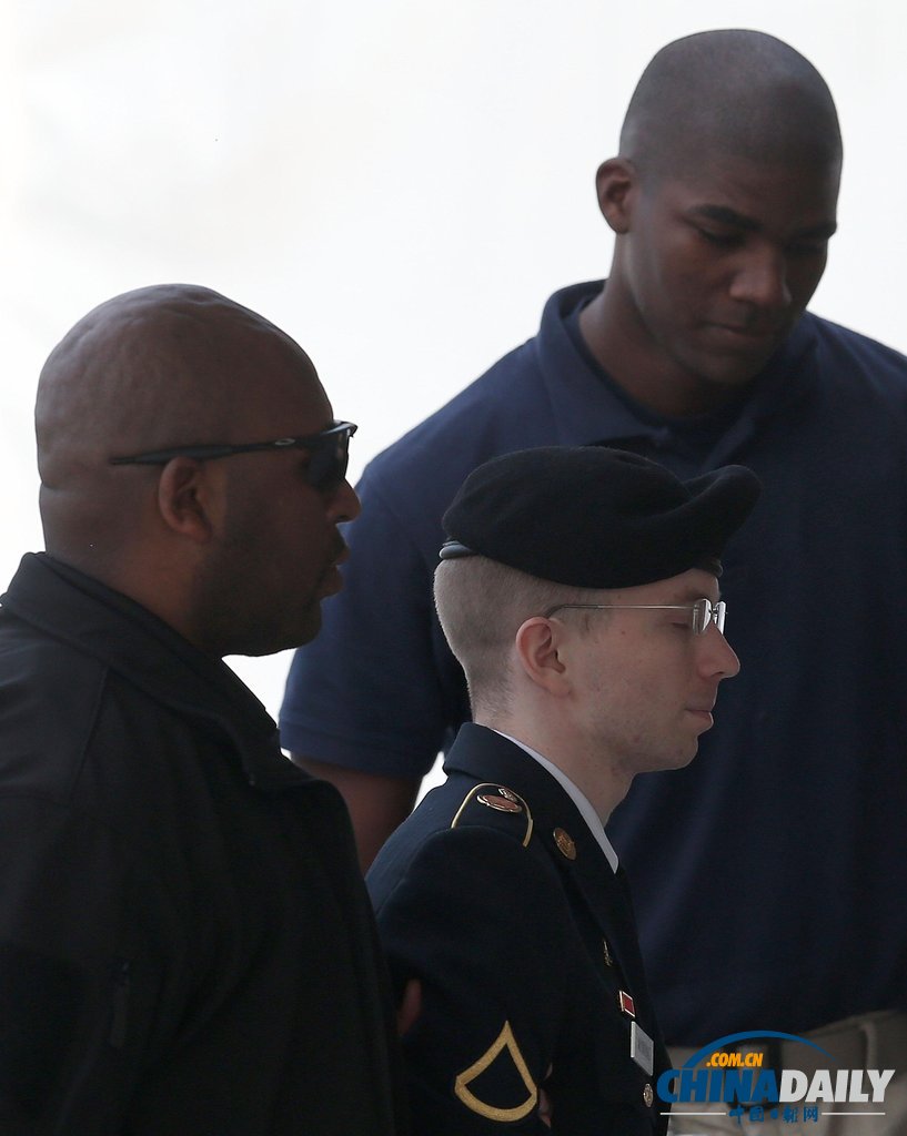 美國(guó)泄密士兵曼寧被判處35年監(jiān)禁 遭服役部隊(duì)除名（高清組圖）