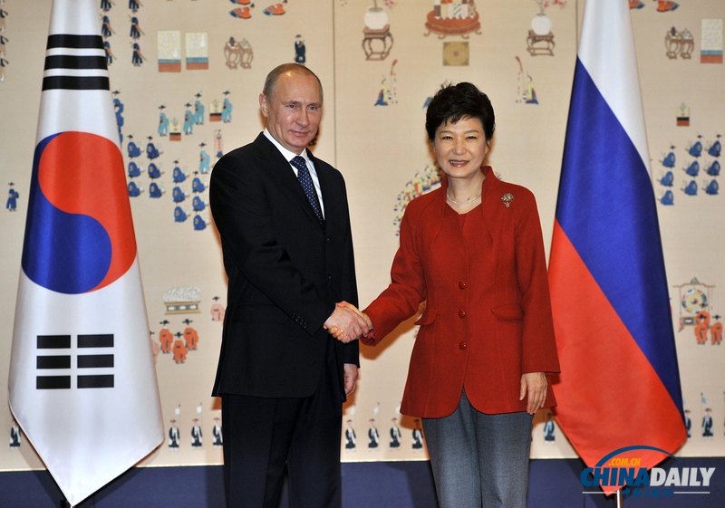 普京訪韓與樸槿惠干杯 兩位單身總統(tǒng)“擦出火花”(組圖)