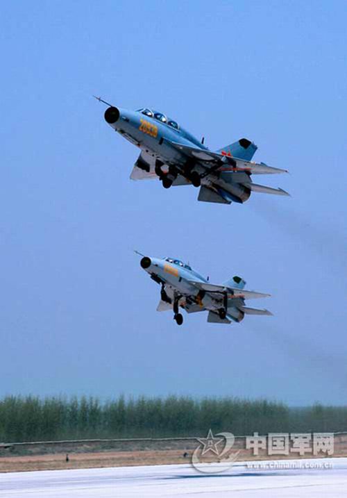 中國空軍現(xiàn)役機型圖集