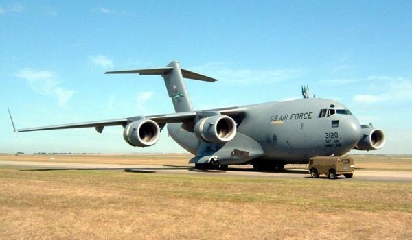 英空軍C-17運(yùn)輸機(jī)