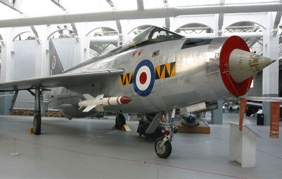 英國“閃電”戰(zhàn)斗機(jī)