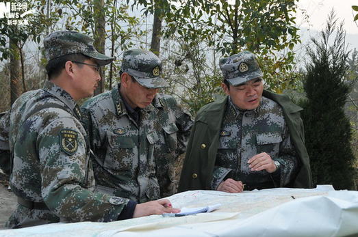 濟南軍區(qū)某裝甲旅冬季野營演練16種戰(zhàn)術