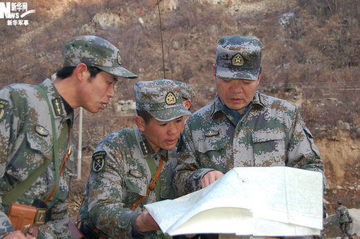 濟南軍區(qū)某裝甲旅冬季野營演練16種戰(zhàn)術