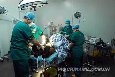 目擊中國(guó)赴黎維和二級(jí)醫(yī)院“天使空中營(yíng)救”演習(xí)