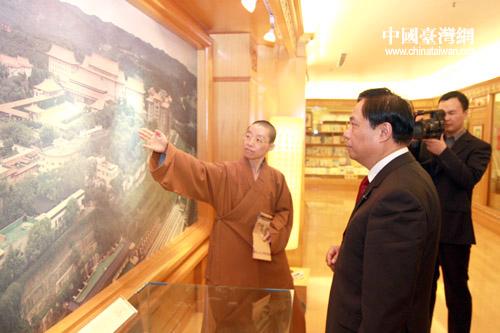 全國(guó)臺(tái)聯(lián)會(huì)長(zhǎng)梁國(guó)揚(yáng)參訪佛光山拜會(huì)星云法師