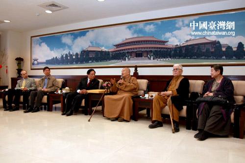 全國(guó)臺(tái)聯(lián)會(huì)長(zhǎng)梁國(guó)揚(yáng)參訪佛光山拜會(huì)星云法師