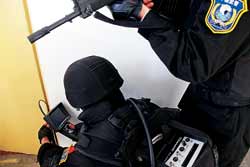 中國(guó)“雪豹突擊隊(duì)”魔鬼式訓(xùn)練挑戰(zhàn)極限(組圖)