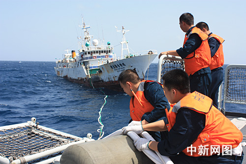 大陸軍艦接護(hù)臺(tái)漁船:護(hù)航1918海里 歷時(shí)202小時(shí)