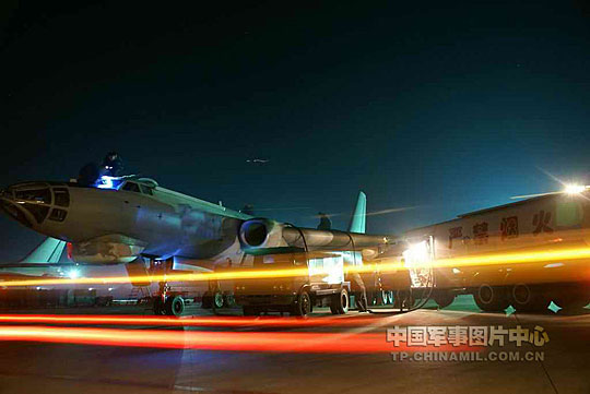 中國數(shù)十架新型轟炸機(jī)夜間出擊實(shí)行地毯式轟炸