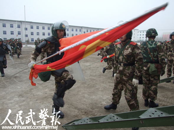 武警部隊(duì)多路趕赴青海地震災(zāi)區(qū)