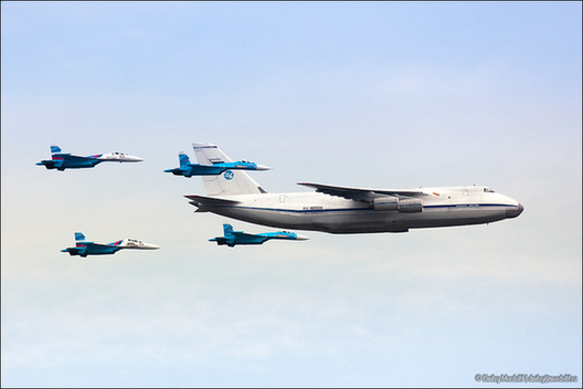 俄羅斯舉行空中閱兵預(yù)演 大批戰(zhàn)機(jī)飛過紅場上空(高清組圖)