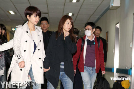 S.H.E徹底解散？ Ella赴美留學(xué)自爆機(jī)場照