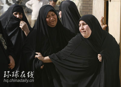 女人彈血洗巴格達校園