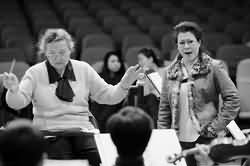 梁寧：歸來(lái)的玫瑰騎士(組圖) <br>