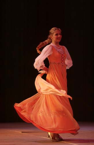 俄羅斯國立模范小白樺歌舞團(tuán)