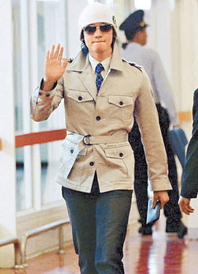 Rain亮相臺(tái)灣帶豪雨 瞇瞇眼魅力驚人(組圖)