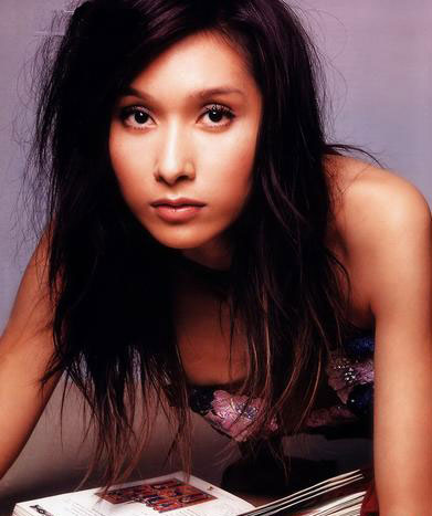 楊恭如寫真綻放冷艷風情(圖)