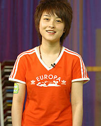 厲娜否認(rèn)炒作 拿李宇春說事(圖)