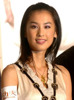 黃圣依“嫁“新唱片公司(圖)