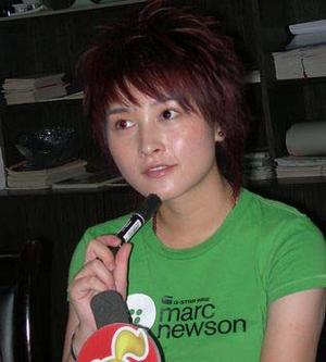 厲娜臉龐浮腫口不遮攔(圖)