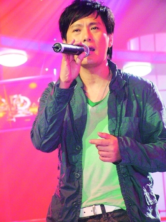 張信哲爆曾向李嘉欣