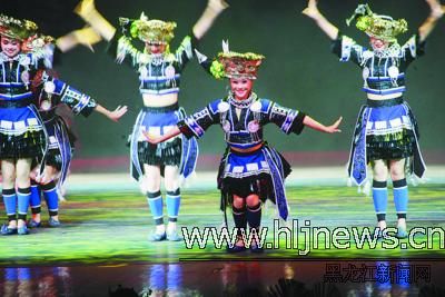 《多彩貴州風(fēng)》添彩藝術(shù)節(jié)(圖)