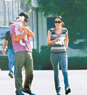 王菲12月底復(fù)出李嫣3月再整唇