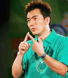 黃健翔簽約鳳凰干本行 主持30分鐘脫口秀節(jié)目