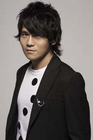 曹格新專輯造型卷發(fā)似黑手黨