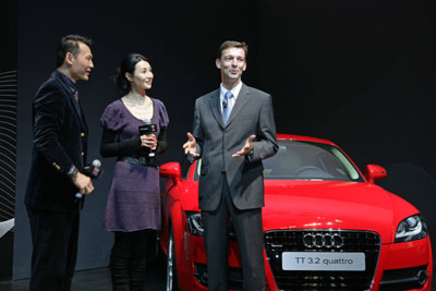 張曼玉北京任代言 親切自然現(xiàn)場獲贈名車(組圖)