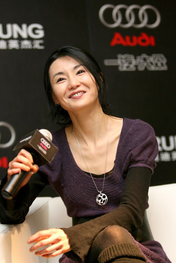 張曼玉北京任代言 親切自然現(xiàn)場獲贈名車(組圖)