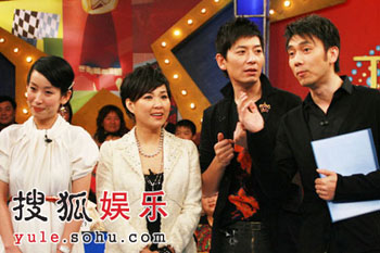 《超級(jí)訪(fǎng)問(wèn)》開(kāi)播六周年 李靜戴軍憶苦樂(lè)往事