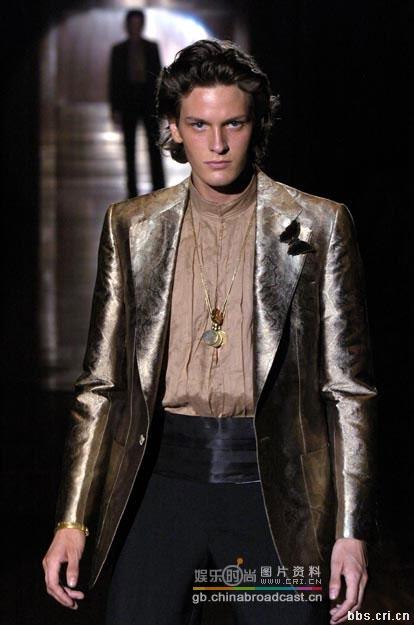 GUCCI 春季美男當(dāng)?shù)?/><br/>
</td>
</tr>

<tr>
<td></td></tr>
</table>

<div width=