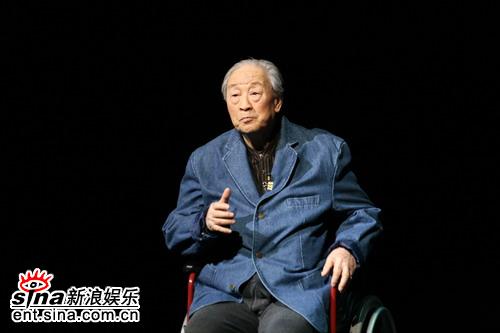 用奉獻見證百年歷史 用生命鑄造“話劇魂”(圖)