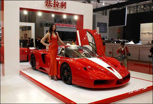 男人終極幻想紅色風(fēng)暴法拉利