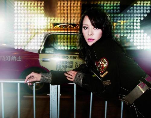 張靜初寫真帥氣妖魅