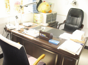 實(shí)地探訪生前工作地 講述最真實(shí)的侯耀文(圖) <br>