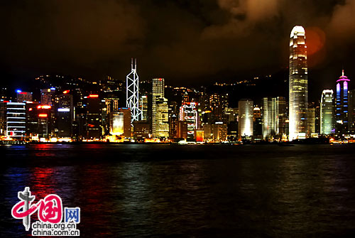 回歸十年:“馬照跑,舞照跳,股照炒”