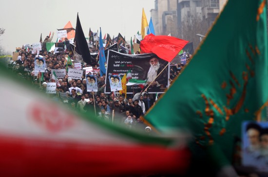 伊朗數(shù)萬(wàn)民眾集會(huì)譴責(zé)反對(duì)派示威活動(dòng)(組圖)