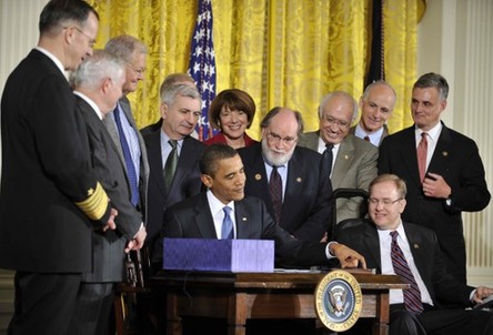 奧巴馬簽署6800億美元國防預(yù)算案(圖)