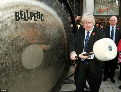 為緩解交通擁堵 倫敦斥資500萬建“對角線”人行道