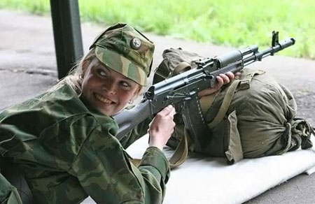 世界各國(guó)女兵如何度過(guò)“地獄訓(xùn)練”