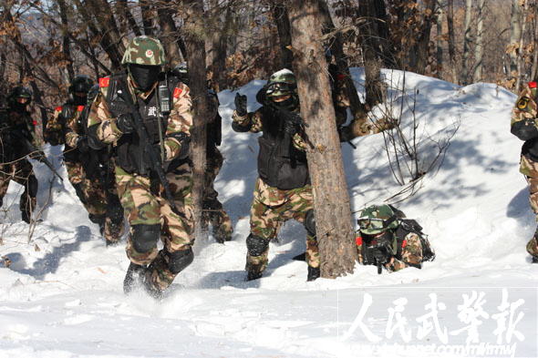 處突搶險(xiǎn)爭(zhēng)先 武警鶴崗支隊(duì)被譽(yù)