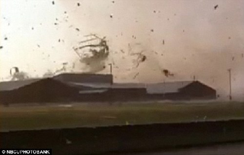 美得州男子被裹挾進(jìn)龍卷風(fēng) 拍下驚心動(dòng)魄珍貴畫面