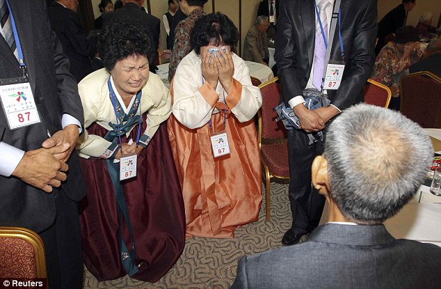 朝韓離散家屬闊別60余年相見 話別離之苦場(chǎng)面感人